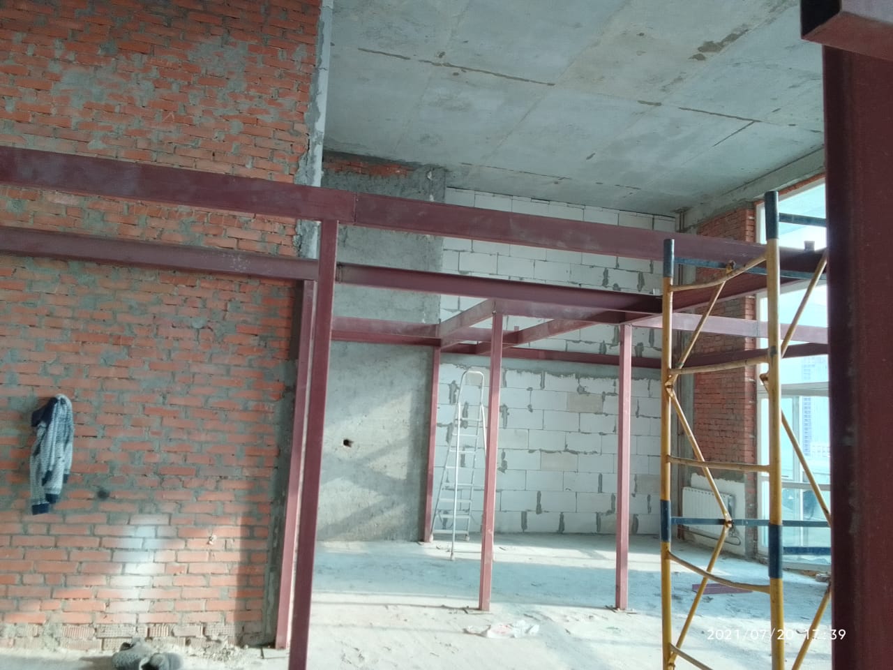 Металлический антресольный этаж в квартиру