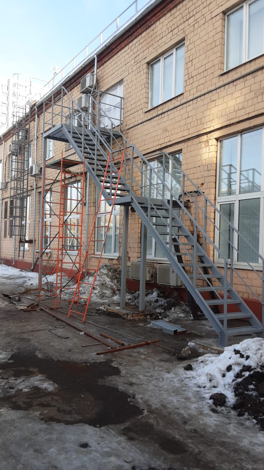 Эвакуационная наружняя лестница