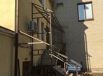 Входная группа с монолитными ступенями