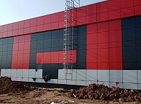 Вертикальная лестница с переходной площадкой
