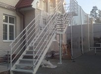 Лестница в офис