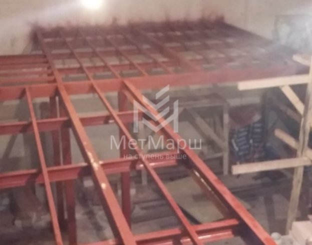 Второй этаж из металлического проката