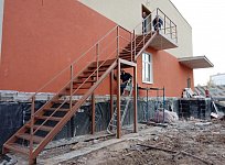 Маршевая лестница в больницу