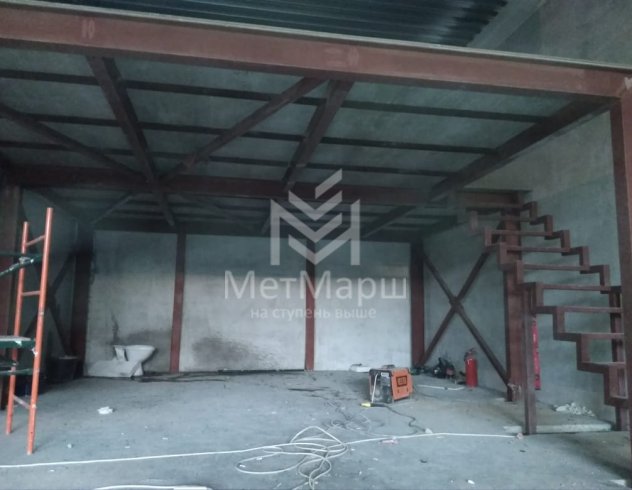 Мезонин под крышей