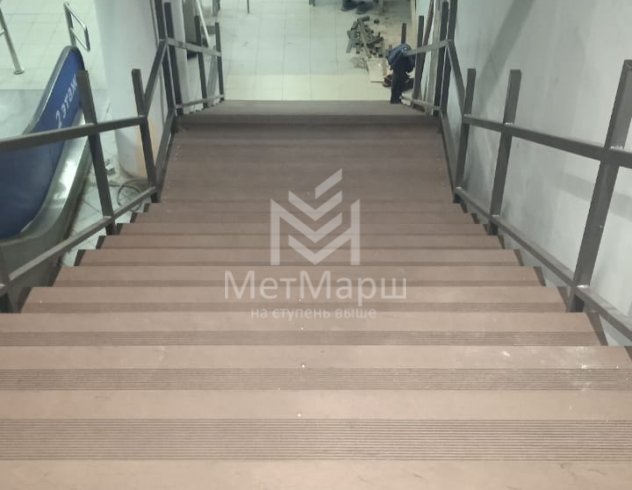 Лестница для торгового центра под ключ