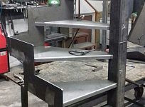 Лестница на ломанном косоуре под ключ